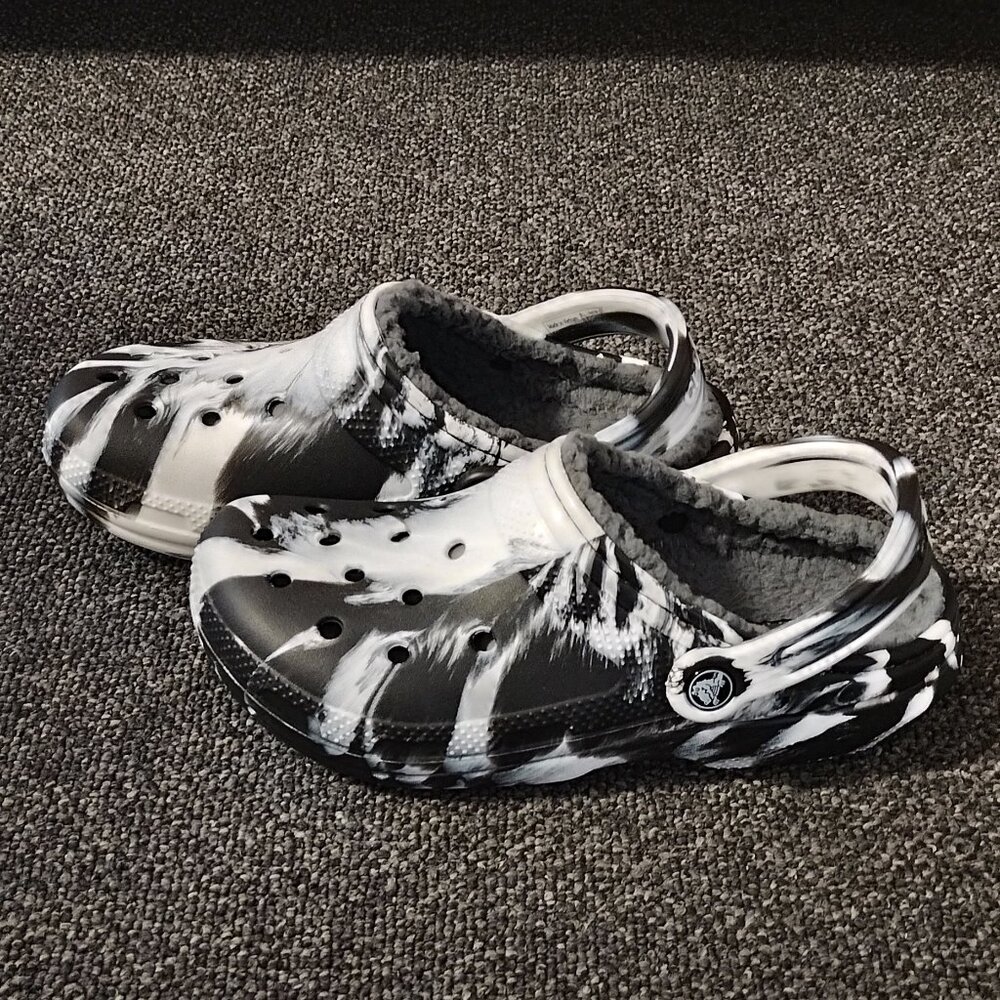 Crocs Classic Marbled Clog - Black/White NWOT Women's 7, Men's 5